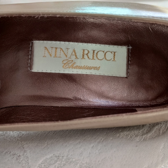 Nina Ricci Beige Leather Pointed Toe Flat with Bow - Picture 6 of 8